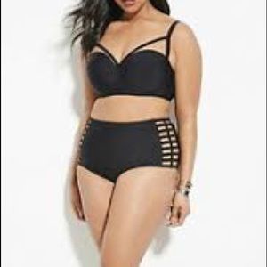 Black plus size bikini top!